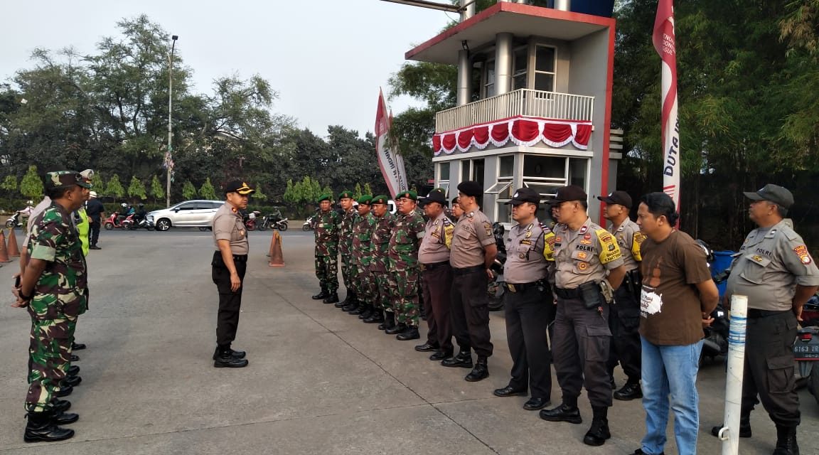 Kapolsek Cipondoh Pimpin Apel Penyekatan Keberangkatan Buruh ke Jakarta