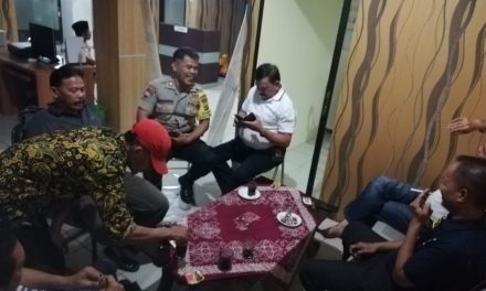 Sambangi Tokoh Masyarakat, Bhabinkamtibmas Polsek Cipondoh Jaga Keamanan Wilayahnya