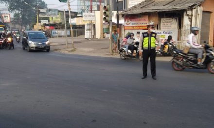 Dengan Gatur Lantas Di Pagi Hari, Polsek Cipondoh Ciptakan Kelancaran Berlalu Lintas