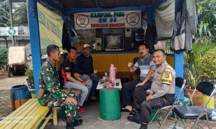 Bincang Santai Dengan Warga, Bhabinkamtibmas Polsek Cipondoh Beri Himbauan Kamtibmas