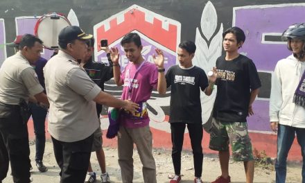 Kapolsek Benda Pimpin Pengamanan Pemberangkatan Suporter Persita