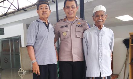 Wakapolsek Batuceper sholat Jum’at berjamaah di Masjid Al Muhajirin Batuceper