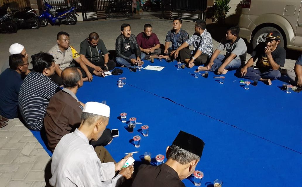 Bhabinkamtibmas Polsek Jatiuwung Hadiri Rapat Koordinasi Dengan Warga Jatake