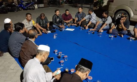 Bhabinkamtibmas Polsek Jatiuwung Hadiri Rapat Koordinasi Dengan Warga Jatake