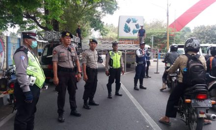 Polsek Neglasari Pastikan Kelancaran Arus Lalu-lintas di Seputar Lokasi Kirab Budaya