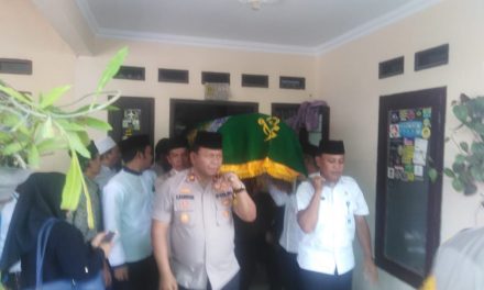 Takziah Kapolsek Neglasari, Ucapkan Belasungkawa Kepada Keluarga Besar Tokoh Masyarakat