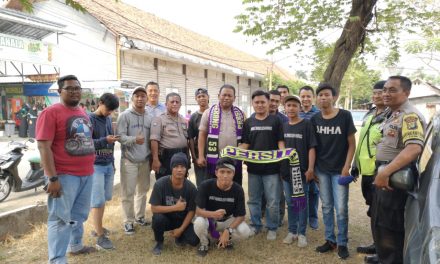 Kapolsek Neglasari Pimpin Pengamanan Keberangkatan Supporter Persita Pusi Viola