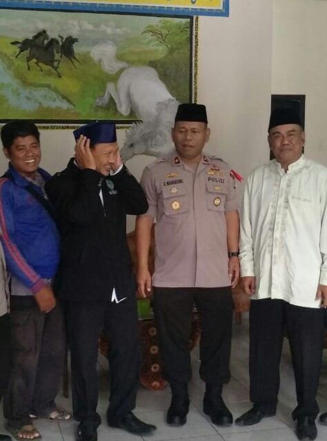 Sambangi Ketua MUI, Kapolsek Neglasari Himbau Beri Pencerahan Ke Warga