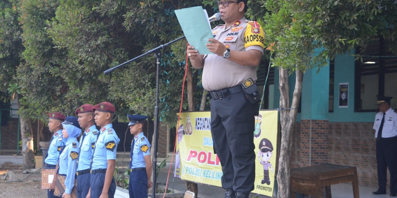 Kapolsek Neglasari berperan Selaku Pembina Upacara di SMK 6 Kota Tangerang