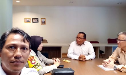 CIPTAKAN SITUASI AMAN DAN KONDUSIF, KAPOLSEK KARAWACI SILAHTURAHMI DENGAN KAMPUS STKIP SURYA