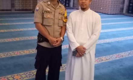 “COOLING SYSTEM” BRIPKA M. FERDIANSYAH MELAKSANAKAN SHALAT JUHUR BERJAMAAH DI MASJID SARI ASIH KARAWACI