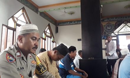 Sholat Jum’at Masjid Jami Baiturrahmat Bhabinkamtibmas Tingkatkan Keimanan