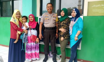 Sambang Polkis, Aiptu Mulyadih Ingatkan Wali Murid Untuk Waspada Berita Hoax