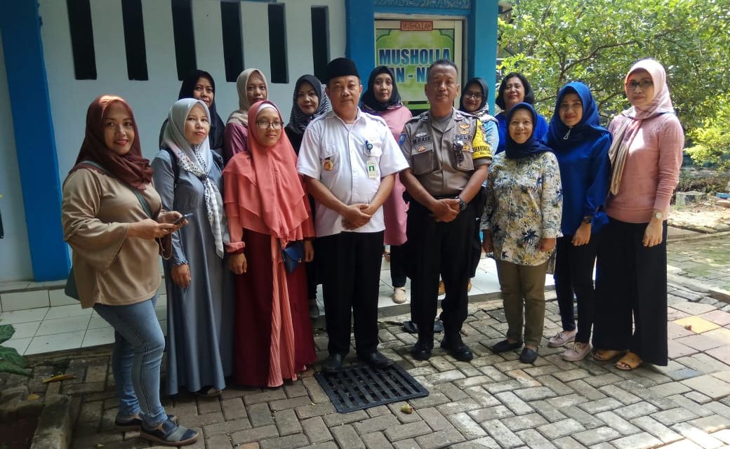 BHABINKAMTIBMAS CIMONE JAYA GIAT COOLING SYSTEM DENGAN IBU-IBU PKK KEL.CIMONE JAYA