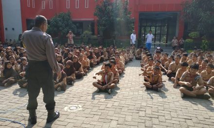 “GIAT POLKIS” BHABINKAMTIBMAS AIPTU BONDAN BERIKAN BIMBINGAN SDN 1 KEL KOANG JAYA KARAWACI