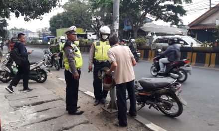 UNIT LANTAS POLSEK KARAWACI GELAR PENGATURAN DAN PENINDAKAN PELANGGARAN ARUS LALU LINTAS