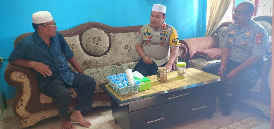 Jalin Sinergitas Dengan Tokoh Agama, Kapolsek Jatiuwung Sambangi Ketua DKM Mesjid At-taqwa