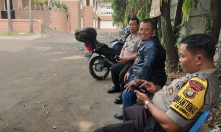 “GIAT COOLING SISTEM” UNIT BHABINKAMTIBMAS POLSEK KARAWACI KUNJUNGI KAMPUS STKIP SURYA KELURAHAN BOJONG JAYA