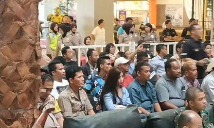 WAKAPOLSEK KARAWACI AKP NURJAYA SH HADIRI PENTAS SENI PAPUA DI TANGERANG CITY