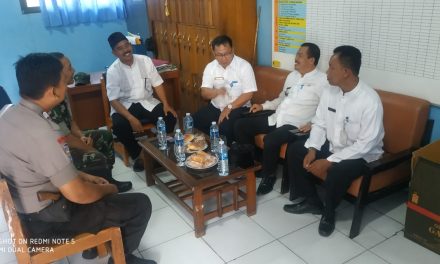 Himbau Pelajar Tidak Ikut Demo ke Jakarta, Camat Periuk Bersama Binmas Polsek Jatiuwung Sambangi SMPN 12