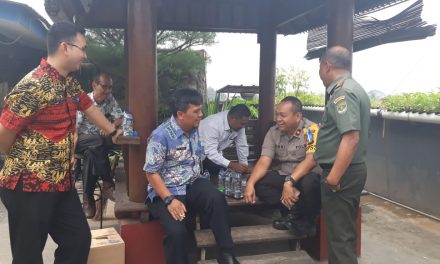 Kapolsek Cipondoh Bersama Unsur Tiga Pilar Sambangi Tokoh Masyarakat