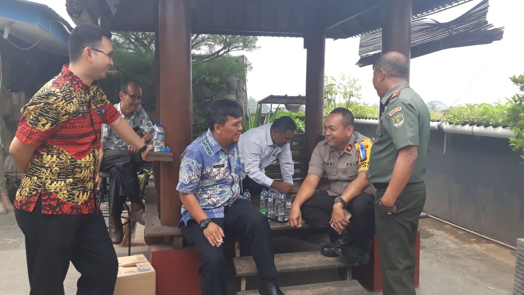 Kapolsek Cipondoh Bersama Unsur Tiga Pilar Sambangi Tokoh Masyarakat