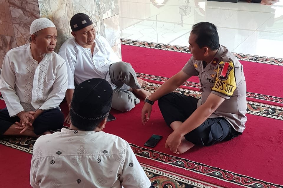 Kapolsek Batuceper melaksanakan Giat Sholat Dzuhur berjamaah