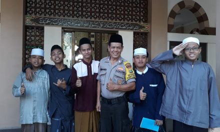 Kunjungi Pondok Pesantren Aiptu Suhandi Jaga Kedekatan Dengan Para Santri