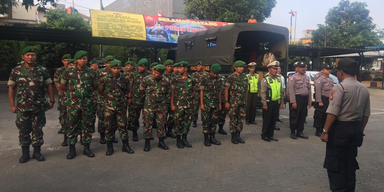 Jelang Pelantikan Presiden, Polsek Jatiuwung Patroli Bersama TNI Jaga Wilayah Tetap Aman