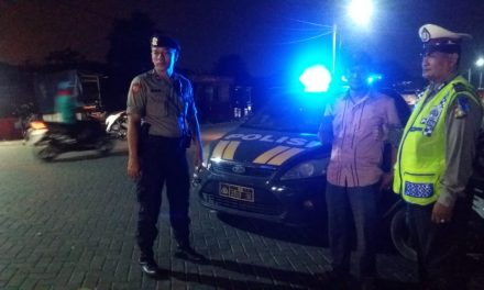 Patroli Biru Polsek Neglasari Himbau Warga di Malam Hari