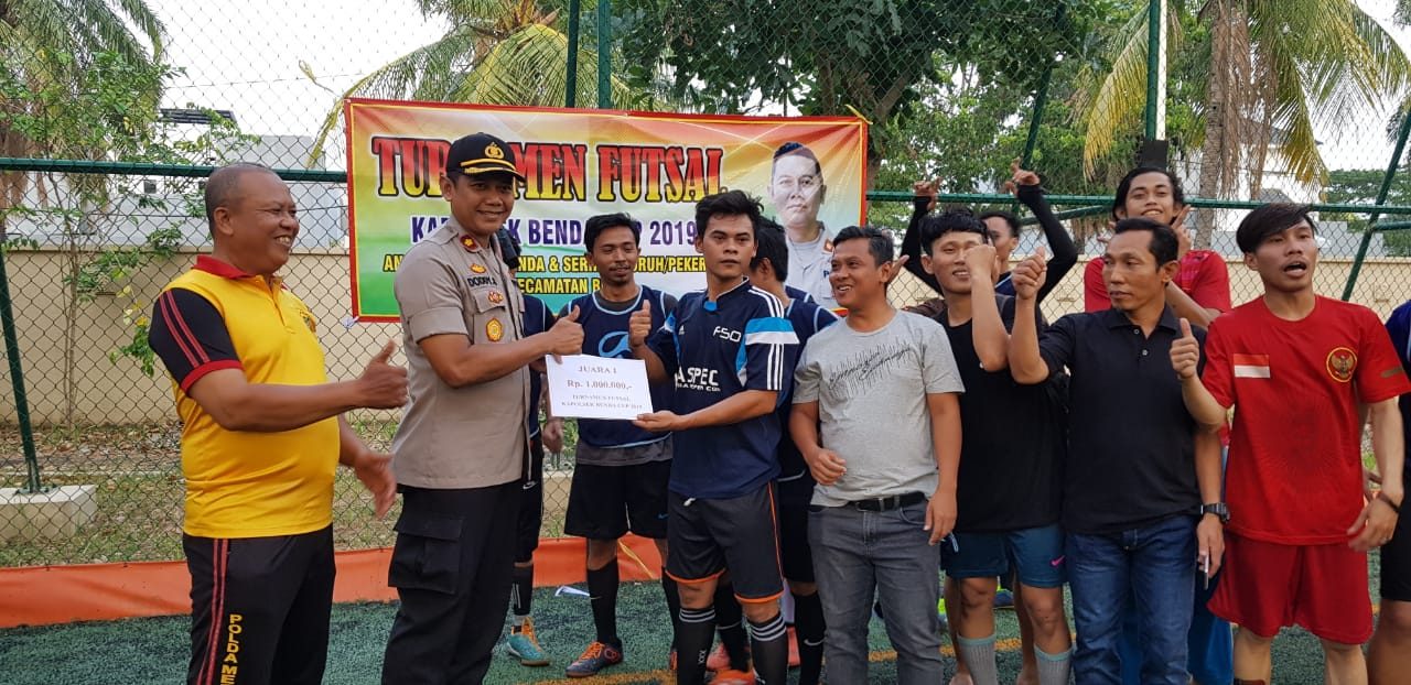 Jalin Keakraban Dengan Serikat Buruh,Kapolsek Benda Gelar Turnamen Futsal