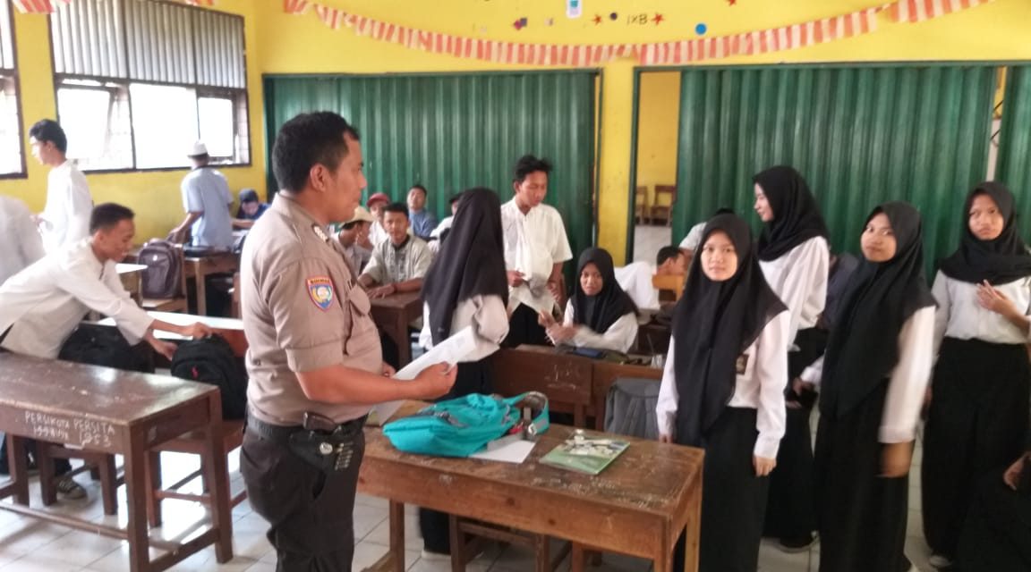 Cegah Pelajar Ikut Aksi Demo, Bripka Komarudin Sambangi Sekolah