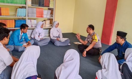 Kepada Pengurus OSIS, Aiptu Asmad Ajak Jadi Agen Perubahan Dengan Tidak Ikut Demo ke Jakarta