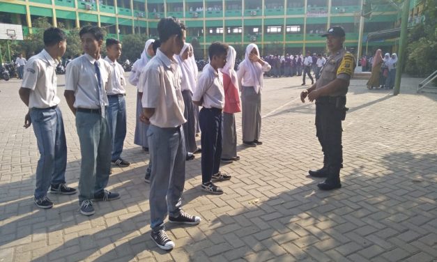 Sampaikan Himbauan Kamtibmas kepada siswa – siswi Pelajar.