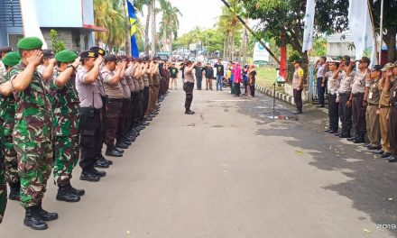 Pimpin Apel Gabungan Dalam Rangka Pengamanan Pelantikan Presiden di Cipondoh