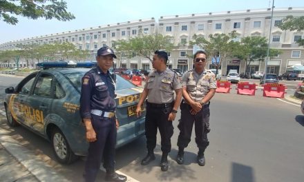 Cegah Terjadinya Curanmor, Anggota Samapta Polsek Cipondoh Patroli ke Perumahan