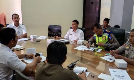 Kanit Samapta Polsek Karawaci Iptu Jumbadi Hadir Rapat Koordinasi Mengenai Rekayasa Lalulintas Di Pintu Air Sepuluh Koang Jaya Karawaci