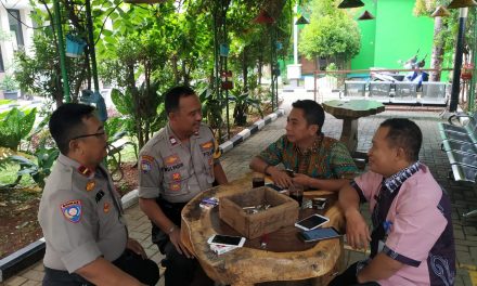 Kepolisian Polsek Cipondoh Laksanakan Sosialisasi Kamtibmas dan Silaturahmi Kepada Para Tomas di Kec. Pinang