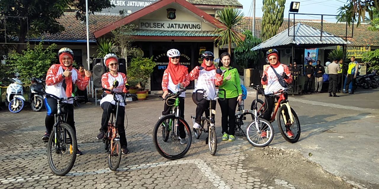 Gowes Rombongan Bhayangkari Cabang Metro Tangerang Kota Finish di Mapolsek Jatiuwung