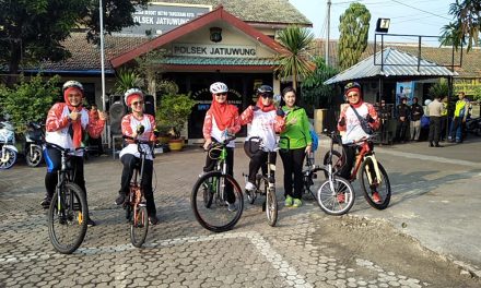 Gowes Rombongan Bhayangkari Cabang Metro Tangerang Kota Finish di Mapolsek Jatiuwung