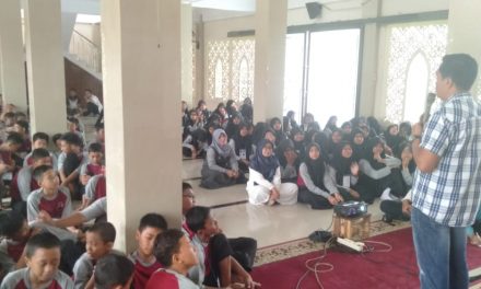 Kanit Reskrim IPTU IMRON MAS’ADI.SH adakan penyuluhan tentang Narkoba kepada murid-murid di sekolah Yayasan MTS AL-Muin