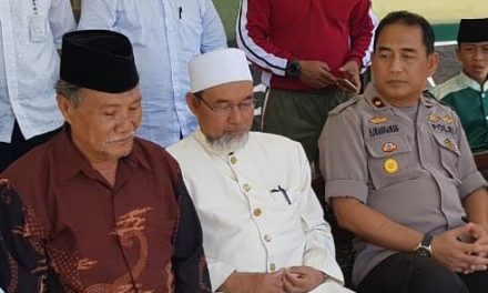 Kapolsek Batu Ceper kunjungi tokoh agama Ustadz KH.Kholil Abdul Majid dalam rangka Kegiatan Cooling System sambang Toga/Tomas