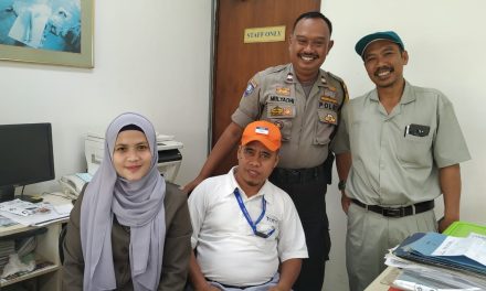 Sosialisasi Kamtibmas Kepada Para Karyawan, Bhabinkamtibmas Panunggangan Kunjungi PT. Surya Toto Indonesia. Tbk