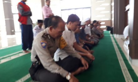 Pak Aiptu Sucipto Bhabinkamtibmas Poris Jaya lakukan Jum’at Keliling / Sholat Jumat berjamaah Di Masjid Jami Nuruk Hidayah Batu Ceper