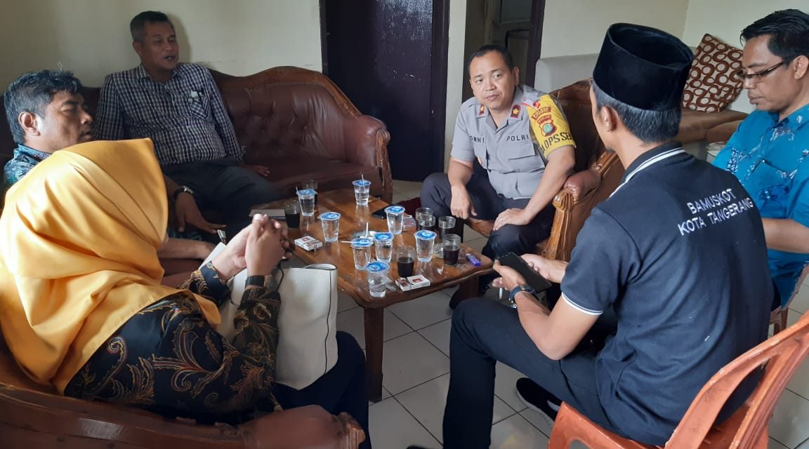 Cooling System dan Penggalangan, Kapolsek Cipondoh Sambangi dan Silaturahmi Dengan Ketua Pokdarkamtibmas Pinang Cipondoh