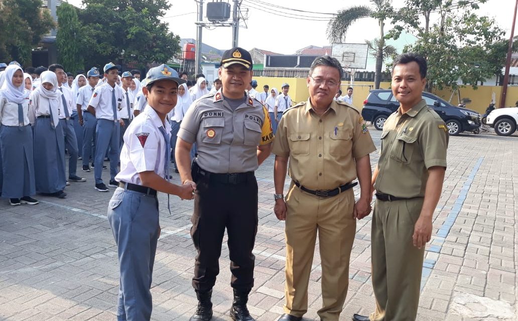 Dalam Rangka Pembinaan Para Pelajar, Kapolsek Cipondoh Sambangi SMK 5 Panunggangan Utara