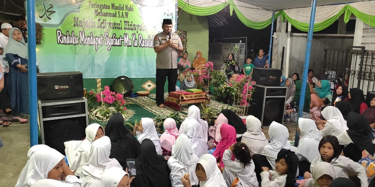 Hadiri Peringatan Maulid Nabi, Ini Pesan Kamtibmas Kapolsek Neglasari di Majelis Ta’lim Adiyatul Hidayah