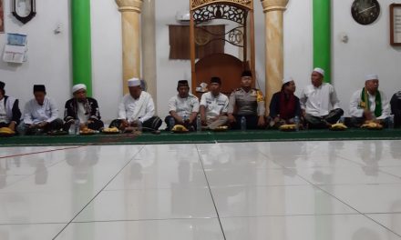 Bhabinkamtibmas Polsek Jatiuwung Hadiri Peringatan Maulid Nabi Muhammad SAW di Mesjid Jami Riyadhus Sholihin