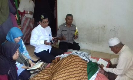 Bentuk Rasa Kebersamaan Aiptu Darmawan Bersama Lurah Margasari Karawaci Mengadakan Tajiah(Ngelayat) Warga