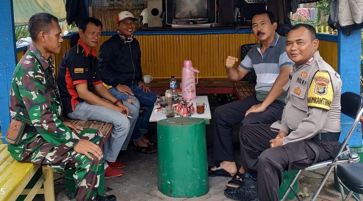 Sambil Sambang, Bripka Sutrisno Ingatkan Tokoh Pemuda Tidak Terprovokasi Oleh Berita